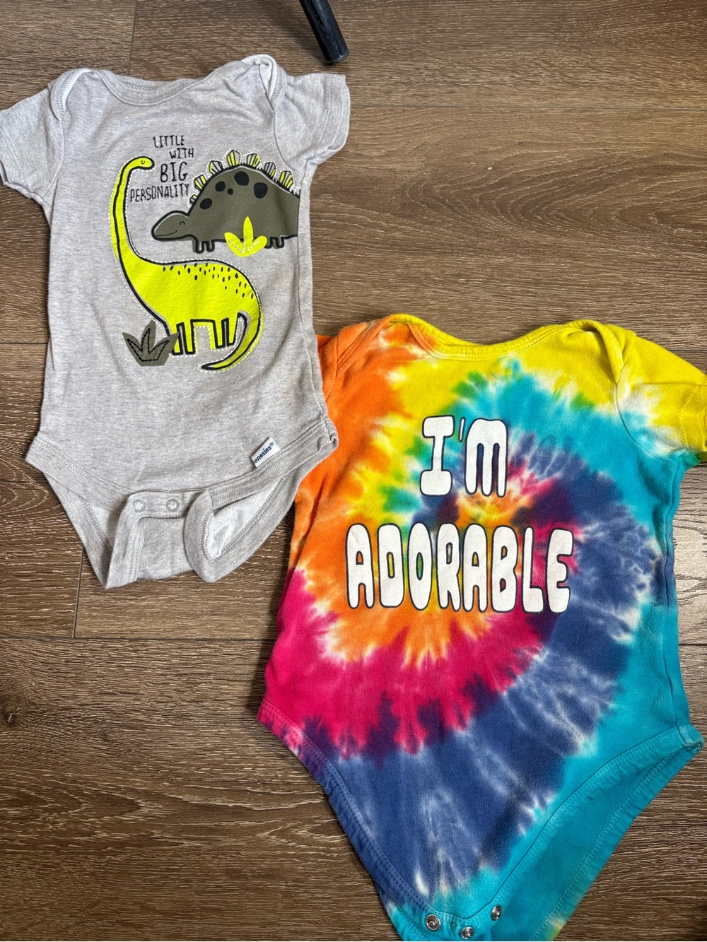 Baby Boy/Girl 6-9M Dinosaur & Tie Dye Onesie Bundle – Gerber